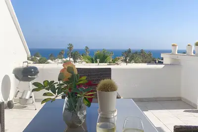 Image de Penthouse en bord de mer avec vue sur la mer, Wifi, 2 lits, grande terrasse