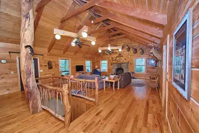 Image de Serenity Lodge à Hocking Hills sur 101 acres