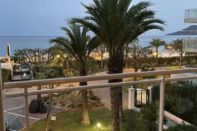 Image de 35. Close to the beach with a terrace, sea view, parking and a pool