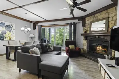 Image de Tremblant Les Manoirs - 1 Chambre avec Accès Piscine et Spa, proche du Village Piétonnier - Nordic