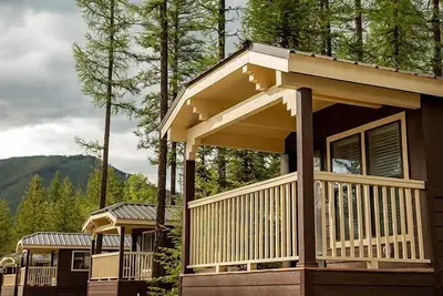 Image de West Glacier Cabin Village