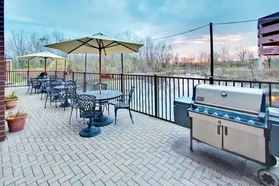 Image de Suite King Climatisée | Navette gratuite + petit déjeuner gratuit