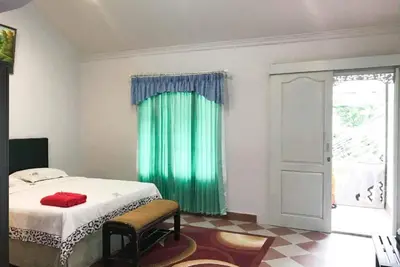 Image de Chambre privée confortable avec vue sur la piscine à Canggu, emplacement pratique