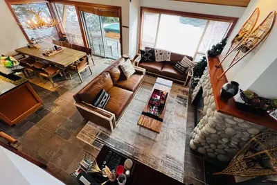 Image de Executive Townhouse in Montebello estates, juste inscrit en décembre 2019