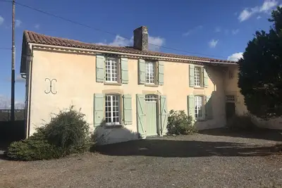 Gîte rural du 17ème siècle. Situé à côté du village artisanal de vouvant.