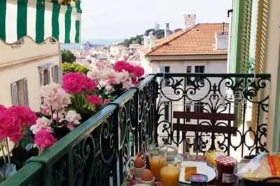 Image de 48. Bright and charming apt with a lovely view, two bedrooms and two bathrooms