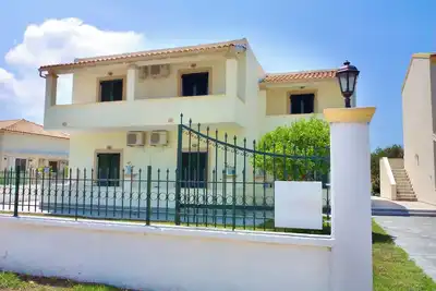 Image de Appartements et studios modernes à proximité de la plage et du centre de la station