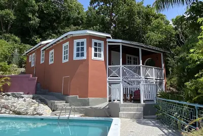 Image de Cottage aux Amandiers avec Piscine
