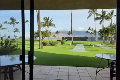 Image de Front de mer, rez-de-chaussée 2 chambres, condo avec vue sur l'océan, des tonnes d'équipements! Des familles!