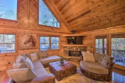 Image de Nouveau! Luxe Nottely Lake Retreat w \/ Deck & Fire Pit