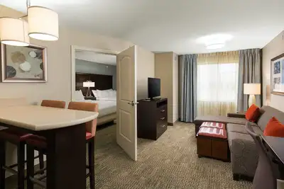 Image de Suite près de la gare de Central Park | Accès à la piscine intérieure + petit déjeuner gratuit!