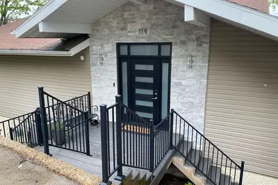 Image de Grande maison au bord du lac