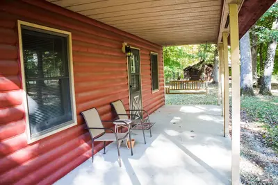 Image de Cabine privée avec immense bain à remous près de Rock affamé
