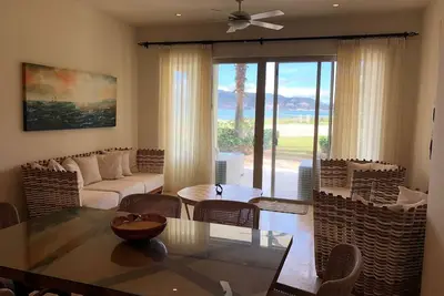 Image de Luxueux rez-de-chaussée condo en bord de mer à Paraiso del Mar