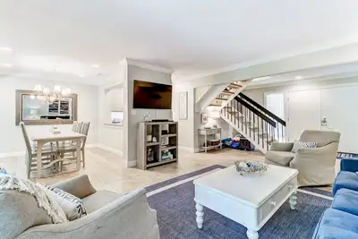 Image de Belle maison de ville Beachwood animaux acceptés - à quelques pas de la plage