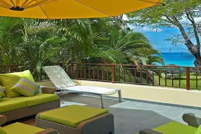 Image de Belle villa en bord de mer avec piscine privée et proche de toutes commodités.