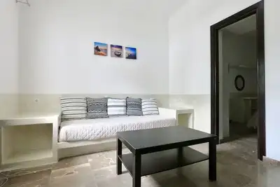Image de Maison familiale à 30 mètres de la plage de Perissa