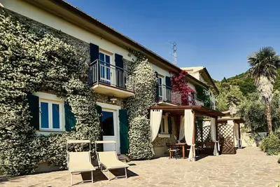 Image de Lieu de vacances parfait! Près de Pise et Lucques - Olive Grove House & Superb Pool