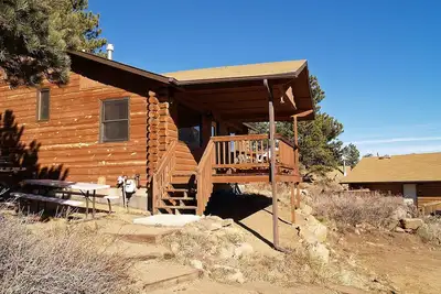 Image de Cabine de deux chambres avec une vue imprenable sur Continental Divide
