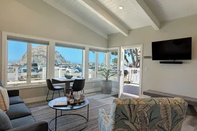 Image de Morro Rock views, rooftop dining ~ Salty Sister 1Bdrm condo