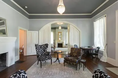 Image de Promenez-vous dans West Asheville d'une maison historique 1870 Ă Dt Avl!