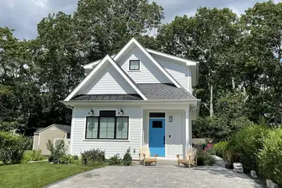 Image de Brand New East Quogue Cottage