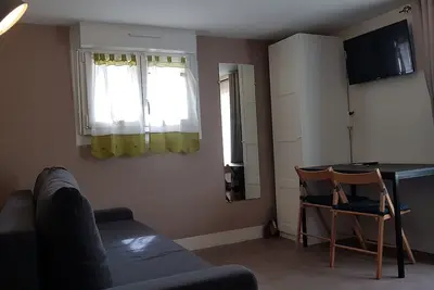 Image de Les contines studio meublé dans maison individuelle avec jardin arboré