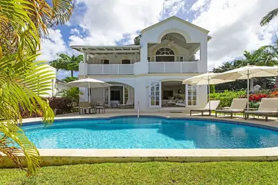 Image de Villa Royal Westmoreland avec piscine privée, accès au club de plage et voiture incluse