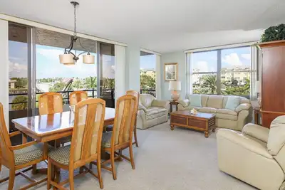 Image de Vos vacances de rêve vous attendent à l'intérieur de cette magnifique copropriété située dans la magnifique Siesta Key.