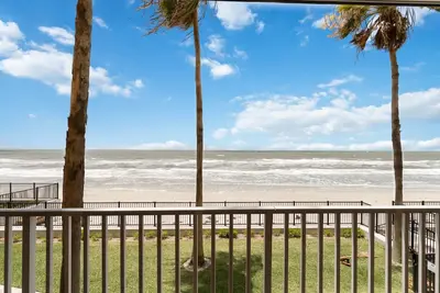 Image de Luxury Direct Beach Front 3 Bedroom 2 Bath - 30 jours minimum
