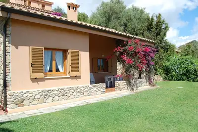 Belle villa avec jardin privé et belle vue sur la mer