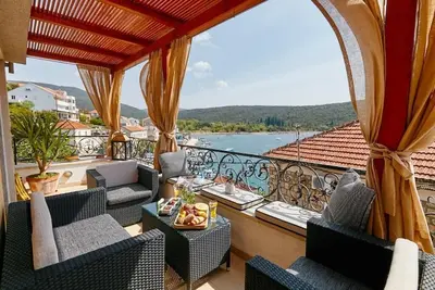 Image de Luxury Seafront Villa - village de pêcheurs près de Kotor