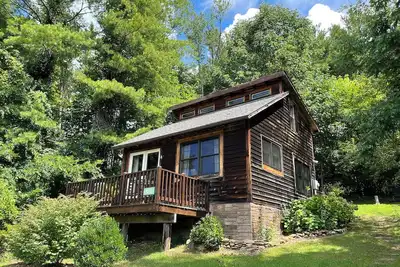 Image de Broadwing Farm Cabins -Pine Cabin- Spa avec eau minérale