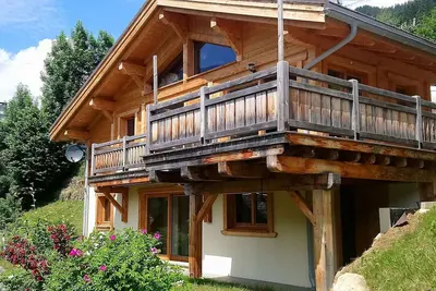 Image de Chalet calme et récent à Arêches-Beaufort, 8 pers, exposé sud, terrasse ensoleillée, proche du village