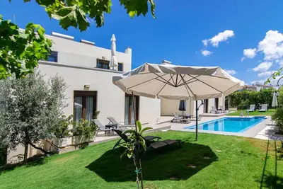Image de Villa moderne, vues fantastiques, piscine privée, proche des commodités, près de Réthymnon 4
