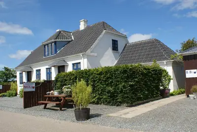 Image de Annexe confortable avec mezzanine, terrasse privée et à seulement 500 m de la plage