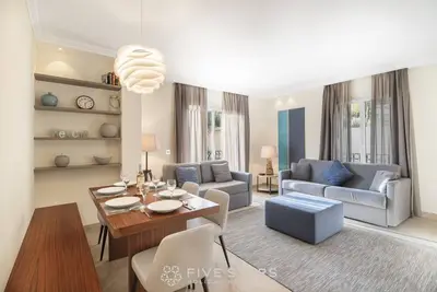 Image de By Five Stars Holiday House