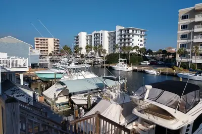 Image de Port de Destin - Cale de mise à l'eau et quai