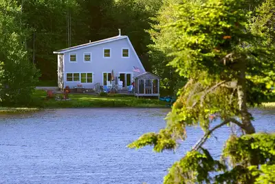 Image de Maison du lac de haute montagne de Meme
