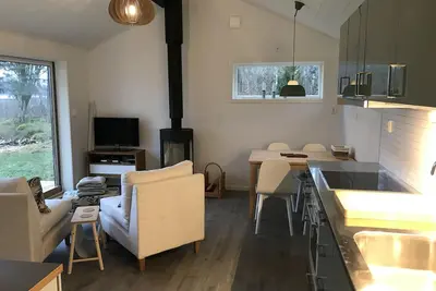 Image de Petite maison de rêve avec une vue dégagée sur le lac, incl. Chaloupe à Tingsryd
