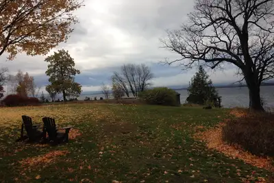 Image de Adirondack Lake Champlain Little Brick House Compound
