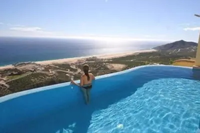 Image de Beautiful Ocean View Villa avec piscine, 249 $ \/ nt, le 31 Mars - 1er Avril Seulement