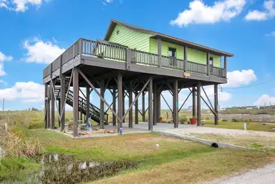 Image de Nouvelle Liste! Adorable maison avec beaucoup d'espace - à proximité du golfe et du ferry
