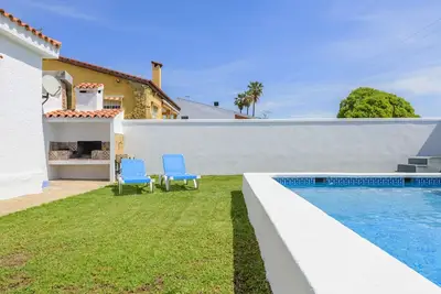 Image de Maison de vacances privée avec piscine privée, Wifi, Tv, terrasse, animaux admis, parking