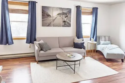 Image de * Nouveau - Trillium Nest - 2br 1 salle de bain privée et calme avec garage de stationnement