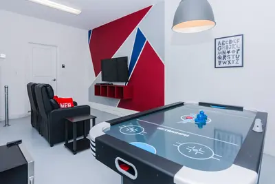 Image de Gorgeous 5 Beds Home with Game Room and Pool