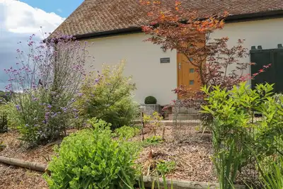 Image de Roughwood, romantic, with a garden in Poulner
