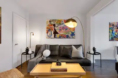 Image de Liv Mtl* 60% Off * Avenue 1277 Modern 3br | Large Family Retreat + Rooftop Oasis + Office + Pets Stay Free!