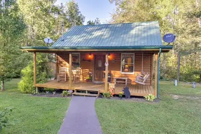 Image de Nouveau! Cosby Cabin w / Yard + Porch - Pets Welcome!
