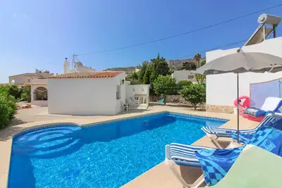 Chalet avec piscine privée Can24